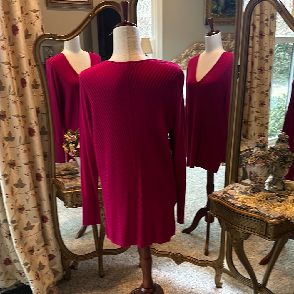 Vibrant Raspberry V-Neck Sweater - Picture 2 of 11